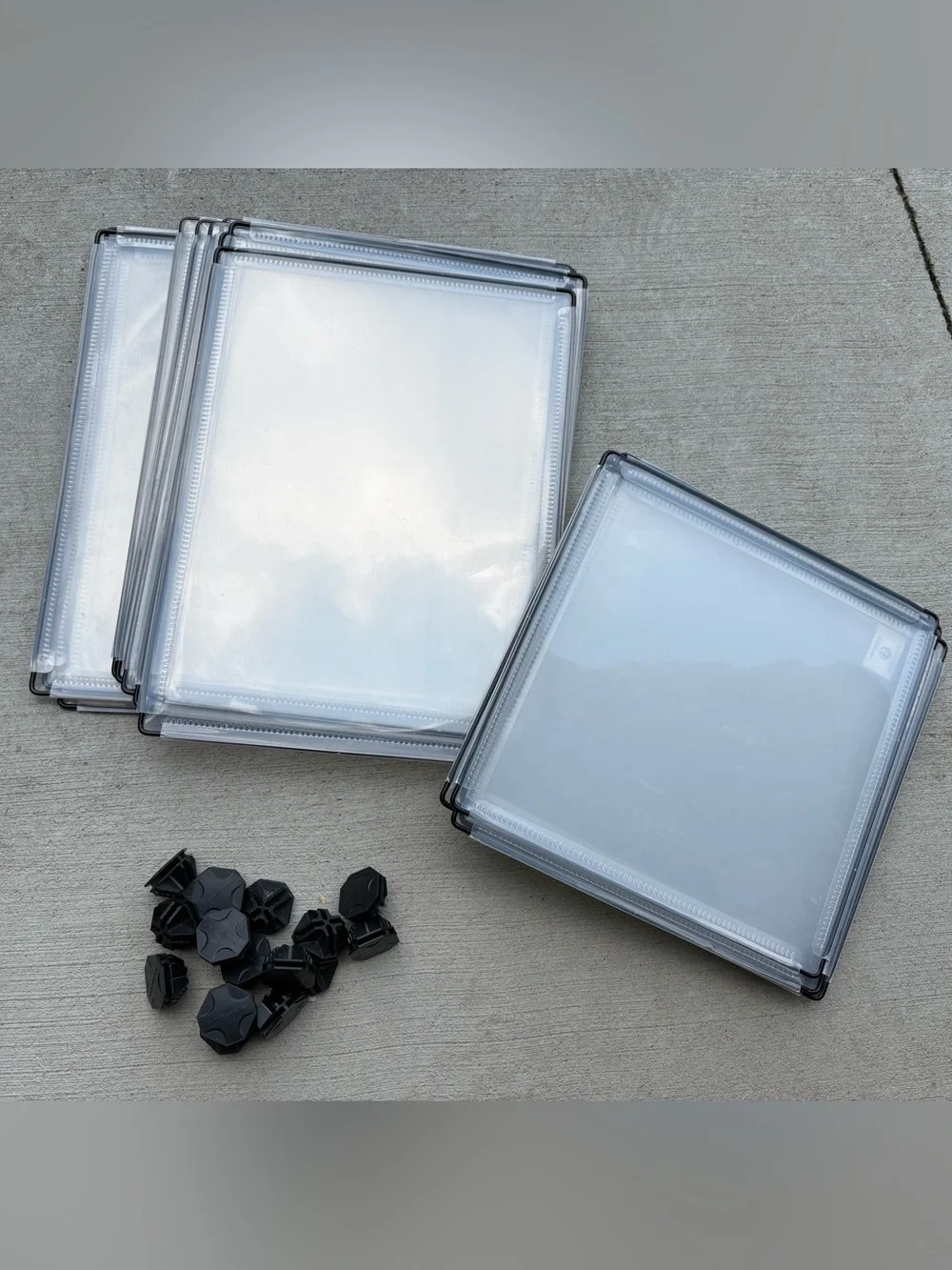 PLASTIC PANELS FOR SMALL ANIMAL PLAYPEN